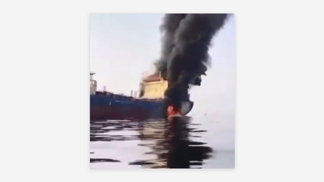 VIDEO: Buque petrolero se incendia tras ser atacado cerca de la costa de Omán