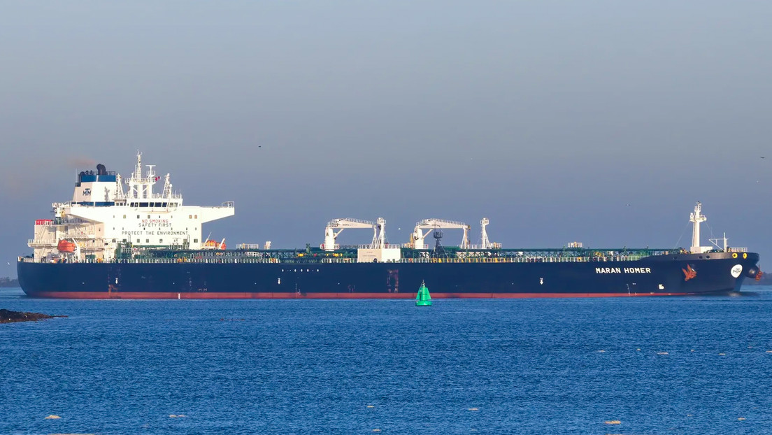 Petrolero griego atacado por 