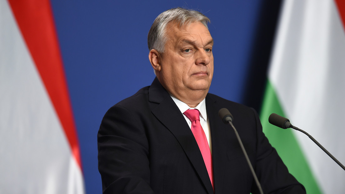 Viktor Orbán señala a los tres 