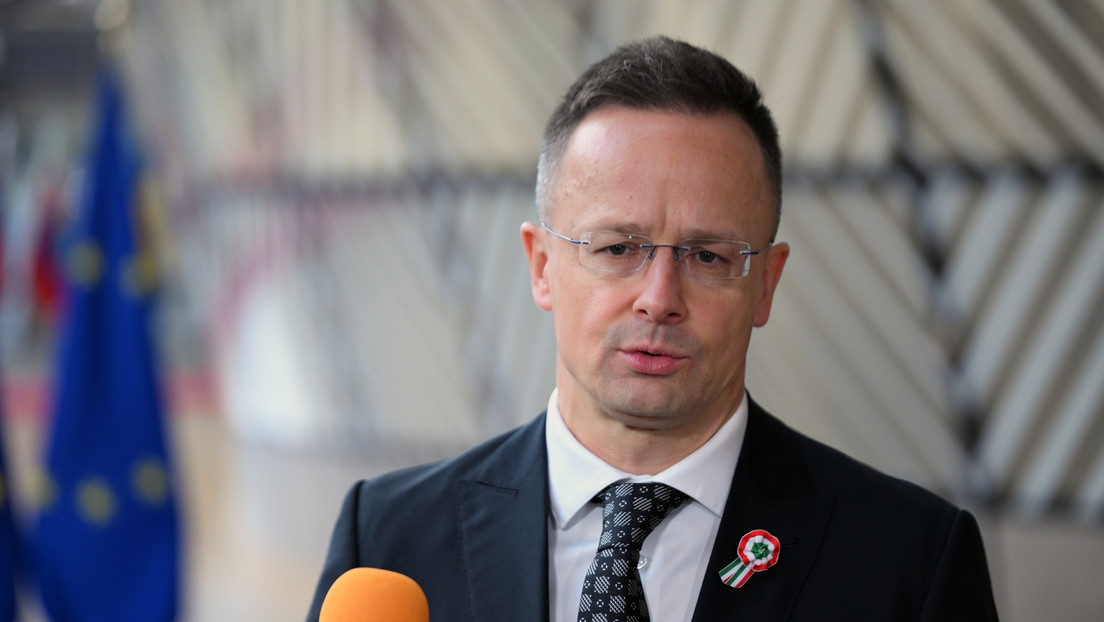 Ministro húngaro advierte que Europa se prepara para una 