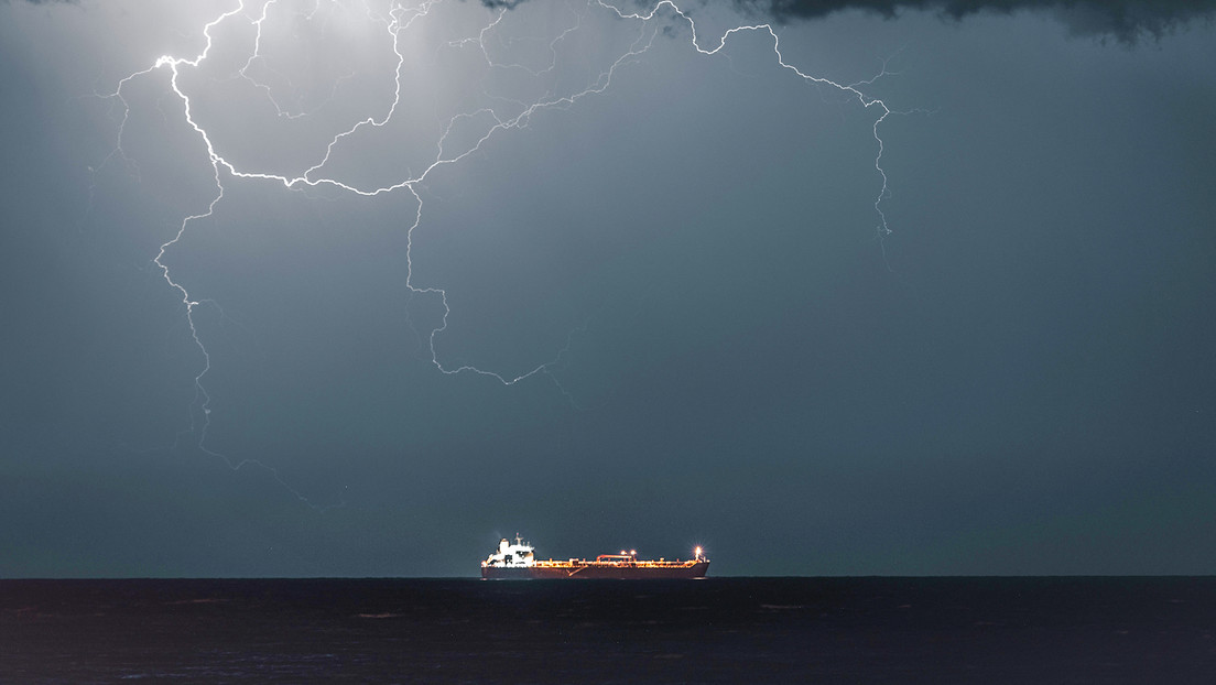 Este país del Golfo apuesta por desbloquear Ormuz: ¿cómo planea hacerlo?
