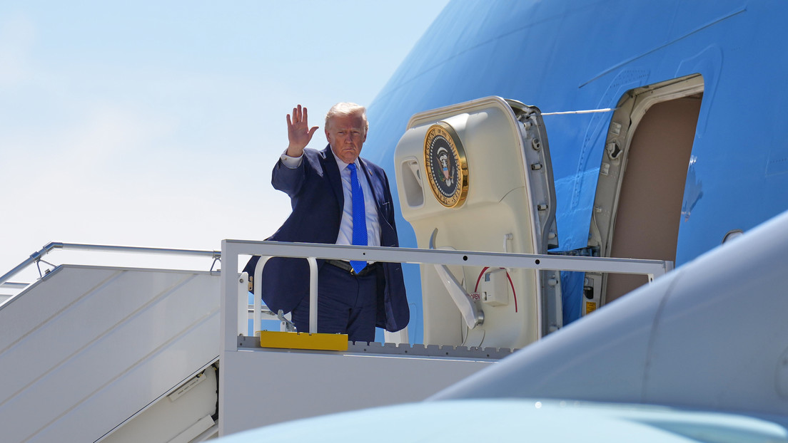 Dron vuela peligrosamente cerca al avión de Trump en Florida