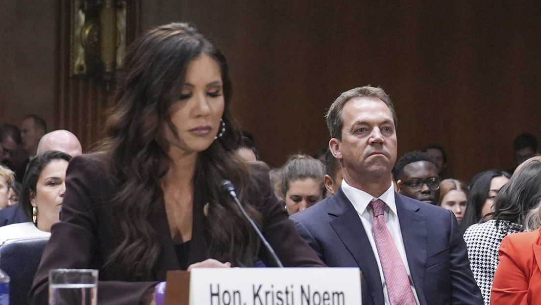 'Doble vida' del esposo y su fetiche secreto: escándalo sacude a la familia de la ex 'cazamigrantes' de Trump