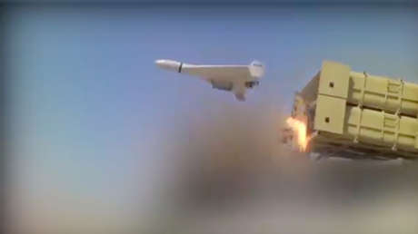 VIDEO: Irán responde a la arrogancia militar de EE.UU. con un enjambre de drones kamikaze