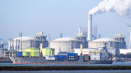 Europa inicia la recarga de gas con sus depósitos bajo mínimos y precios al alza