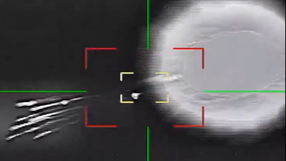 MOMENTO en el que Irán alcanza un avión de combate estadounidense A-10