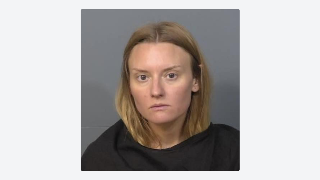 Unos padres rastrean ubicación de su hijo y descubren una chocante verdad sobre él y su profesora