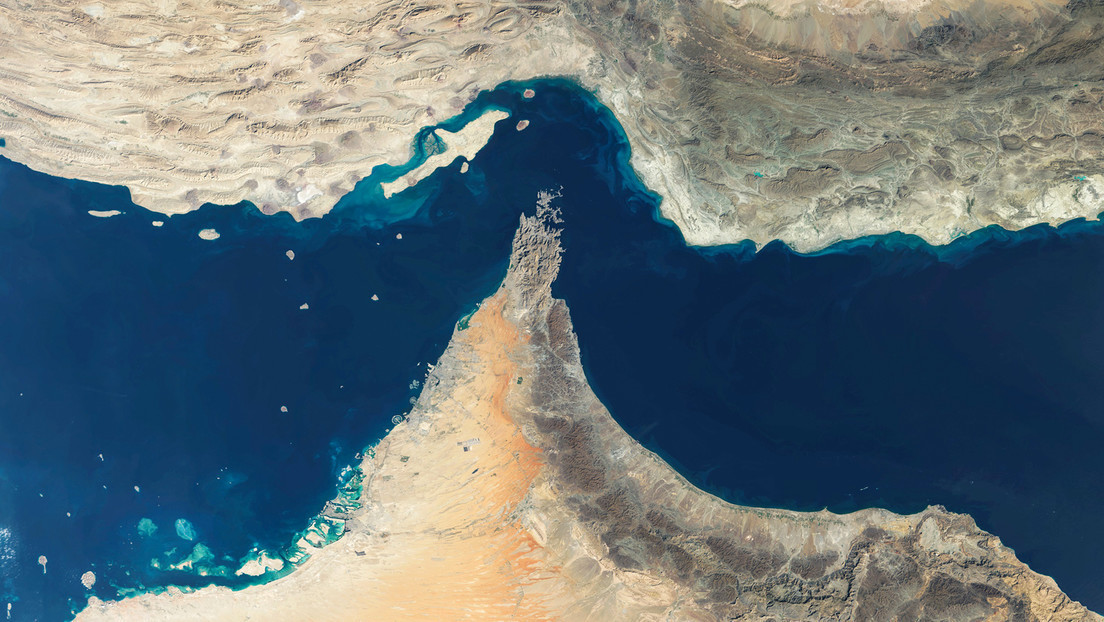 ¿Cuántos buques cruzaron ya el estrecho de Ormuz pese al bloqueo de EE.UU.?