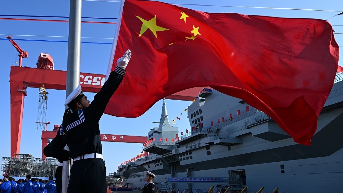 Pekín probará su buque anfibio chino de última generación en el mar de la China Meridional