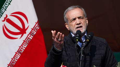 El presidente de Irán acusa a EE.UU. de querer cometer "un crimen de guerra masivo"