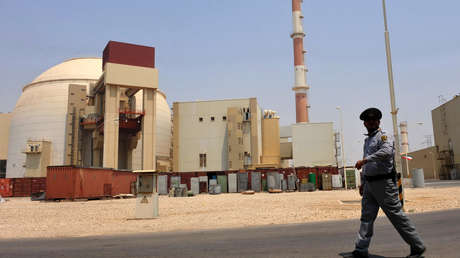 Bombardean una central nuclear en Irán