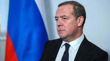 Medvédev comenta el enorme préstamo de la UE a Kiev: "Disfruten de que los engañen de nuevo"