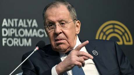 "'Si no haces lo que te pido, te castigaré'": Lavrov sobre la política exterior de EE.UU.