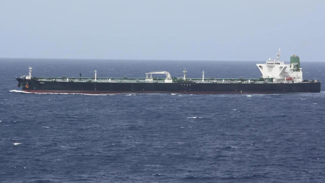 'Superpetrolero' iraní rompe el bloqueo naval de EE.UU.