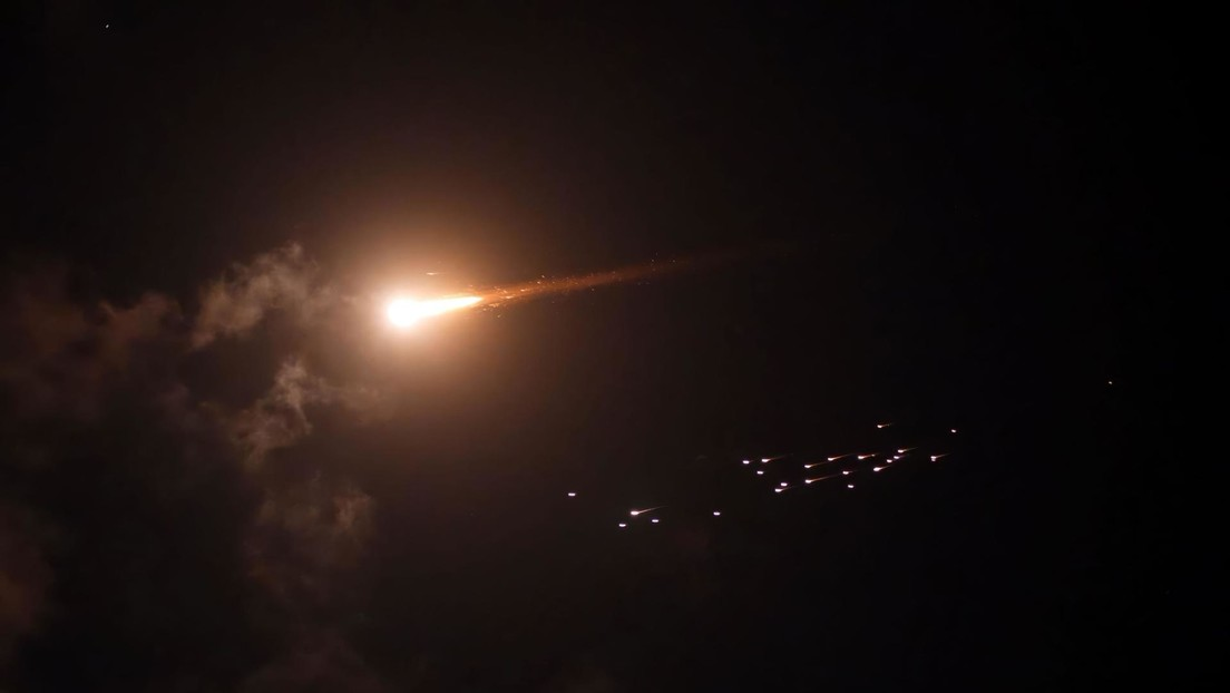 Reportan explosiones en varias partes de Irán, incluida la capital
