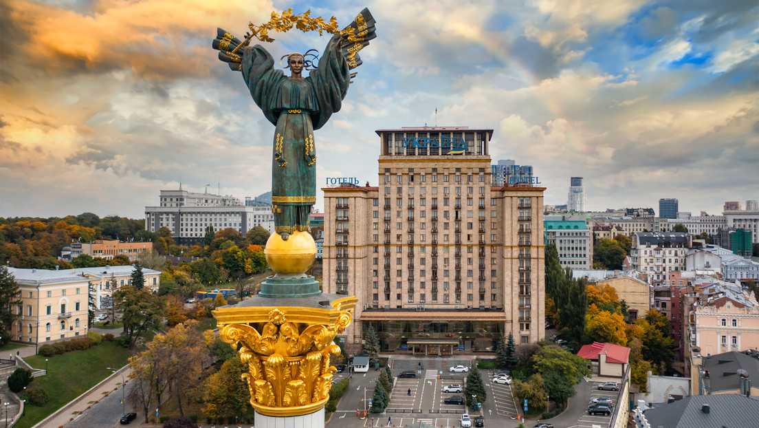 Rusia insta a extranjeros y personal diplomático a abandonar Kiev "lo antes posible"