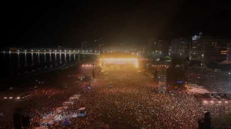 VIDEOS: 'Megashow' gratuito de Shakira reúne a millones de personas en Río de Janeiro