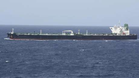 'Superpetrolero' iraní rompe el bloqueo naval de EE.UU.
