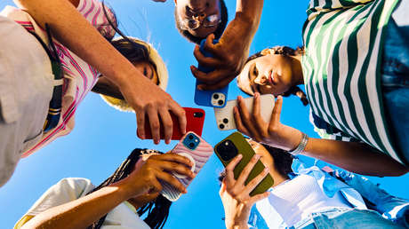 Lanzan en EE.UU. una red de telefonía cristiana sin porno ni satanismo