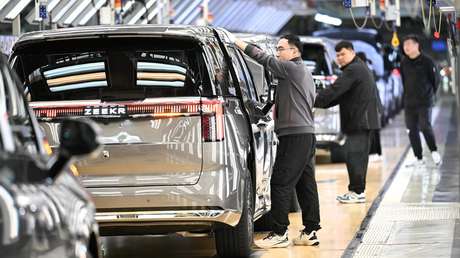Congresistas de EE.UU. dan un paso para prohibir los coches chinos