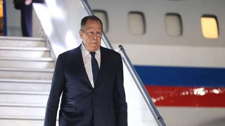 Lavrov llega a la India para participar en una reunión entre los cancilleres de los BRICS