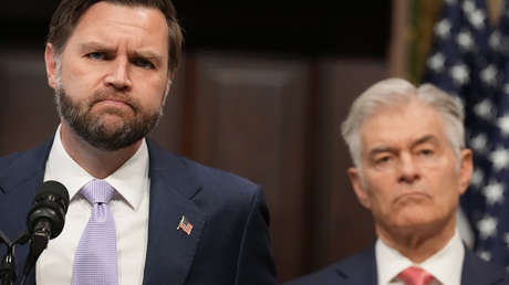 Vance confiesa que se siente como en 'Mi pobre angelito' sin Trump en la Casa Blanca (VIDEO)
