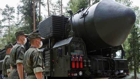 Moscú desestima irónicamente las esperanzas occidentales de un paraguas nuclear: "No vivimos en un mundo de cuentos"