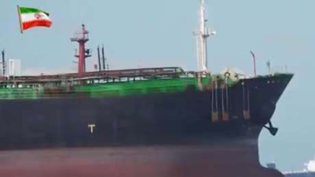 VIDEO: Irán muestra la incautación de un petrolero que intentaba cruzar Ormuz sin su permiso