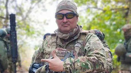 Cómo un millonario ruso se ofreció como voluntario para el frente y se convirtió en francotirador