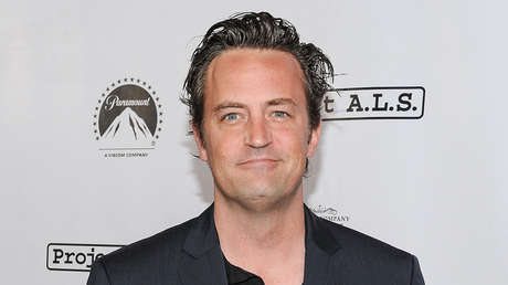 "Un hombre sin escrúpulos": madre del actor Matthew Perry señala al asistente como responsable de la muerte