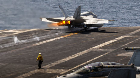 CENTCOM: Portaviones USS Abraham Lincoln se encuentra en "máxima preparación" cerca de Irán