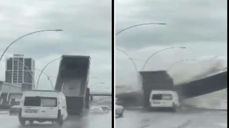 Inesperado encontronazo entre un camión y un puente (VIDEO)