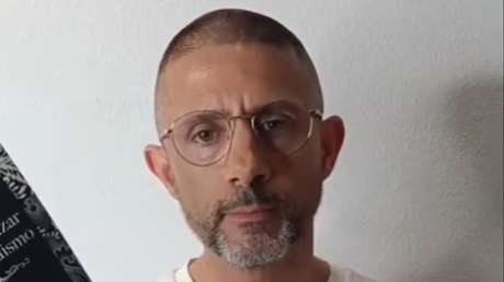 Un escritor español finge su muerte para promocionar su libro