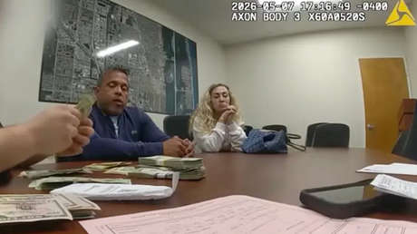Encuentra una bolsa repleta de dinero y la devuelve a su dueño que planeaba destinarlo al tratamiento de su hermana