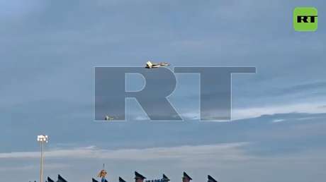 VIDEO: El avión de Putin aterriza en Kazajistán escoltado por cazas
