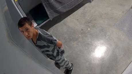 Suicidio en las celdas del ICE: se quitó la vida tras rogar que le pusieran en contacto con su madre