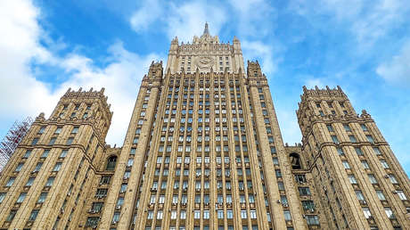 La Cancillería rusa denuncia "la servil disposición de la élite de Kiev a sacrificar su país"