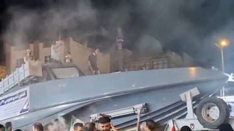 VIDEO: Irán presenta una lancha rápida de ataque capaz de disparar dos misiles de crucero