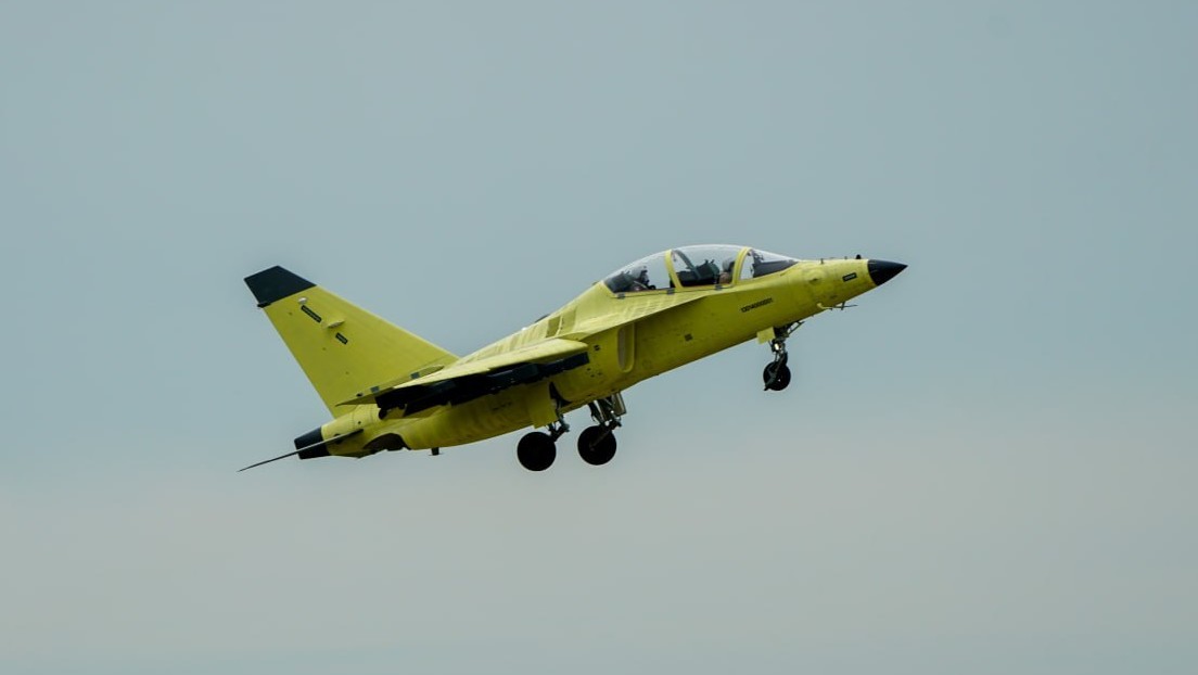 El modernizado avión ruso Yak-130M completa con éxito su vuelo inaugural (FOTOS, VIDEO)