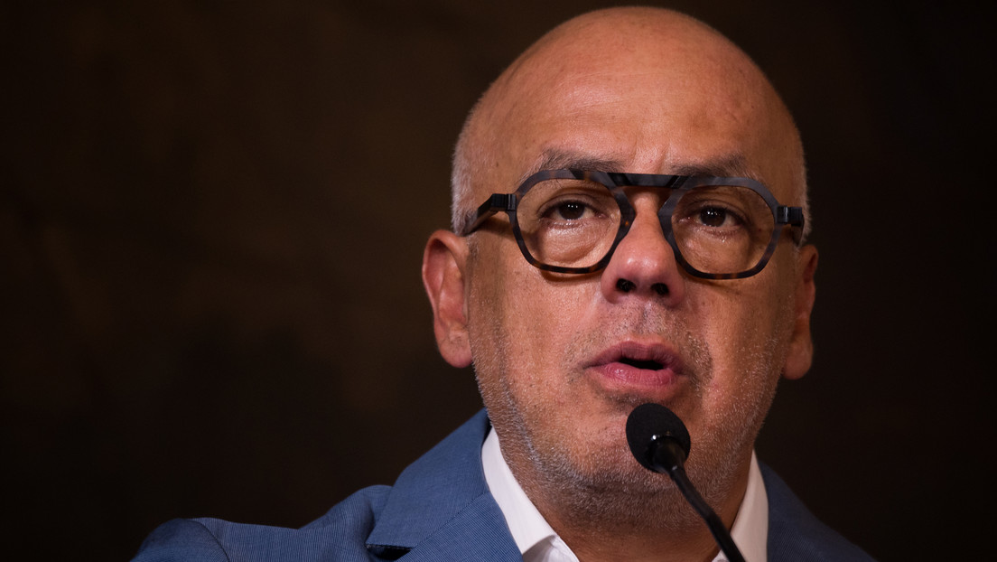 Jorge Rodríguez lanza un contundente llamado: "Por favor, no bajen a La Guaira"