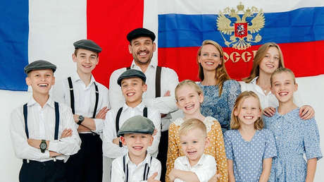 Padre de familia francesa con 10 hijos que se mudó a Rusia cuenta por qué lo hizo