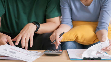 Más de un tercio de los residentes de EE.UU. y Canadá viven en "estrés financiero"