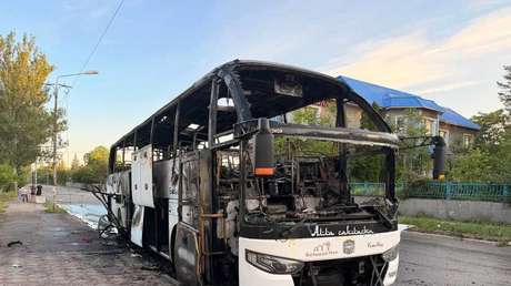 Dron ucraniano ataca un autobús de pasajeros en Rusia y mata a 7 personas (FOTOS)