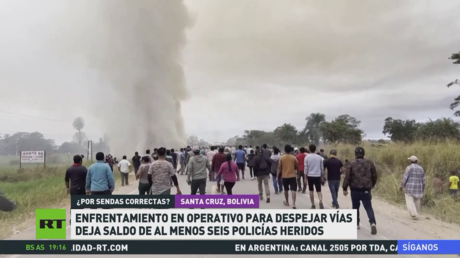 Enfrentamiento en operativo para despejar vías deja al menos seis policías heridos en Bolivia