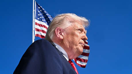 "Es corrupta o estúpida": Trump abandona abruptamente entrevista tras tenso cruce con periodista (VIDEO)