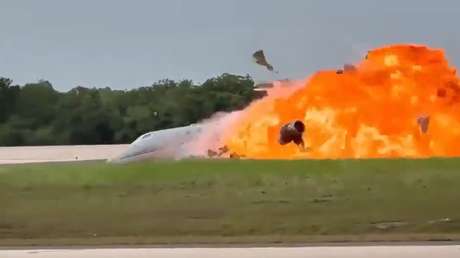 Avión se estrella cuando intentaba aterrizar de emergencia en República Dominicana