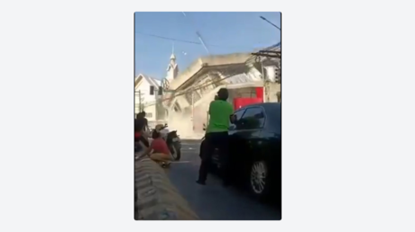Un potente sismo sacude Filipinas (VIDEOS)