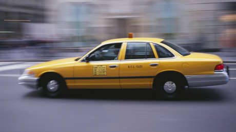 VIDEO: Taxistas y conductores de aplicaciones se e