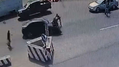 VIDEO: Un hombre atropella a un guardia fronterizo
