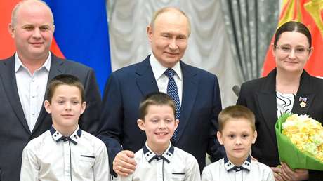 Putin califica de "absurdo" y "auténtico delirio" 